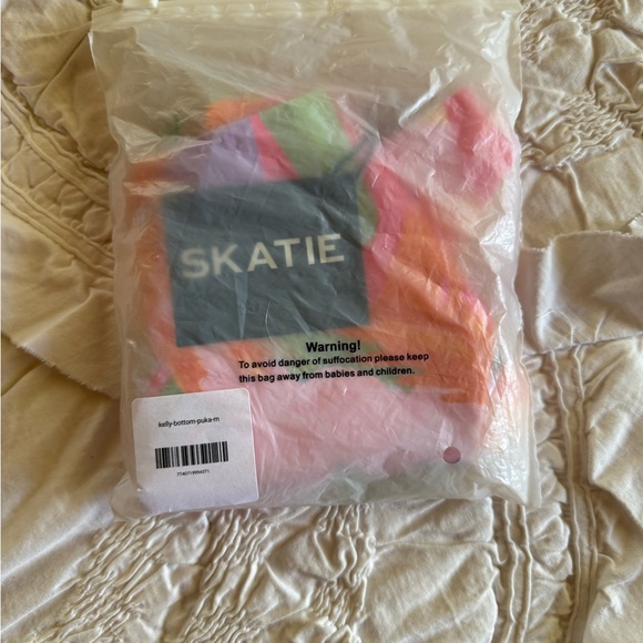 Skatie Kelly Bottom in Puka - Picture 2 of 6